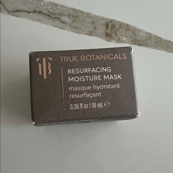 True Botanicals Resurfacing Moisture Mask - Picture 1 of 7
